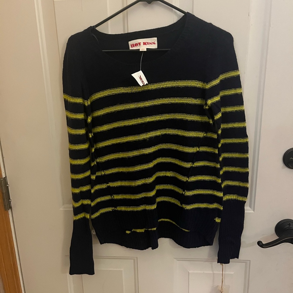 Woman’s NWT Size S Sweater
